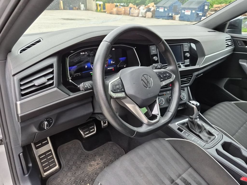 Used 2023 Silver Volkswagen 1.5T Sport image 14