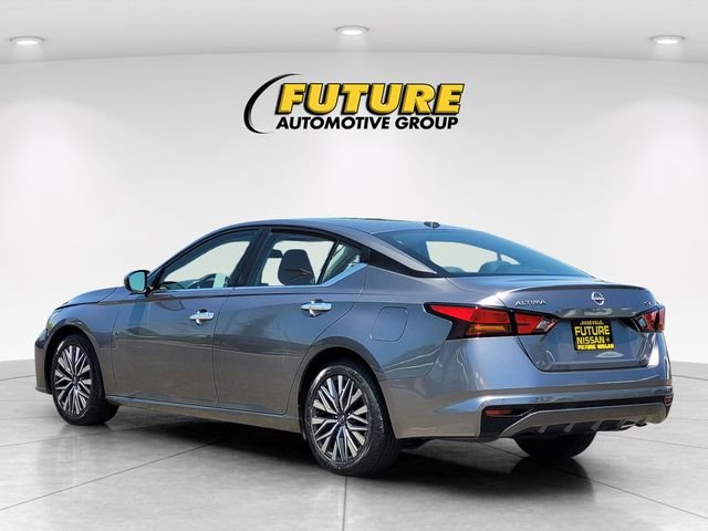 Used 2023 Gray Nissan 2.5 SV image 7