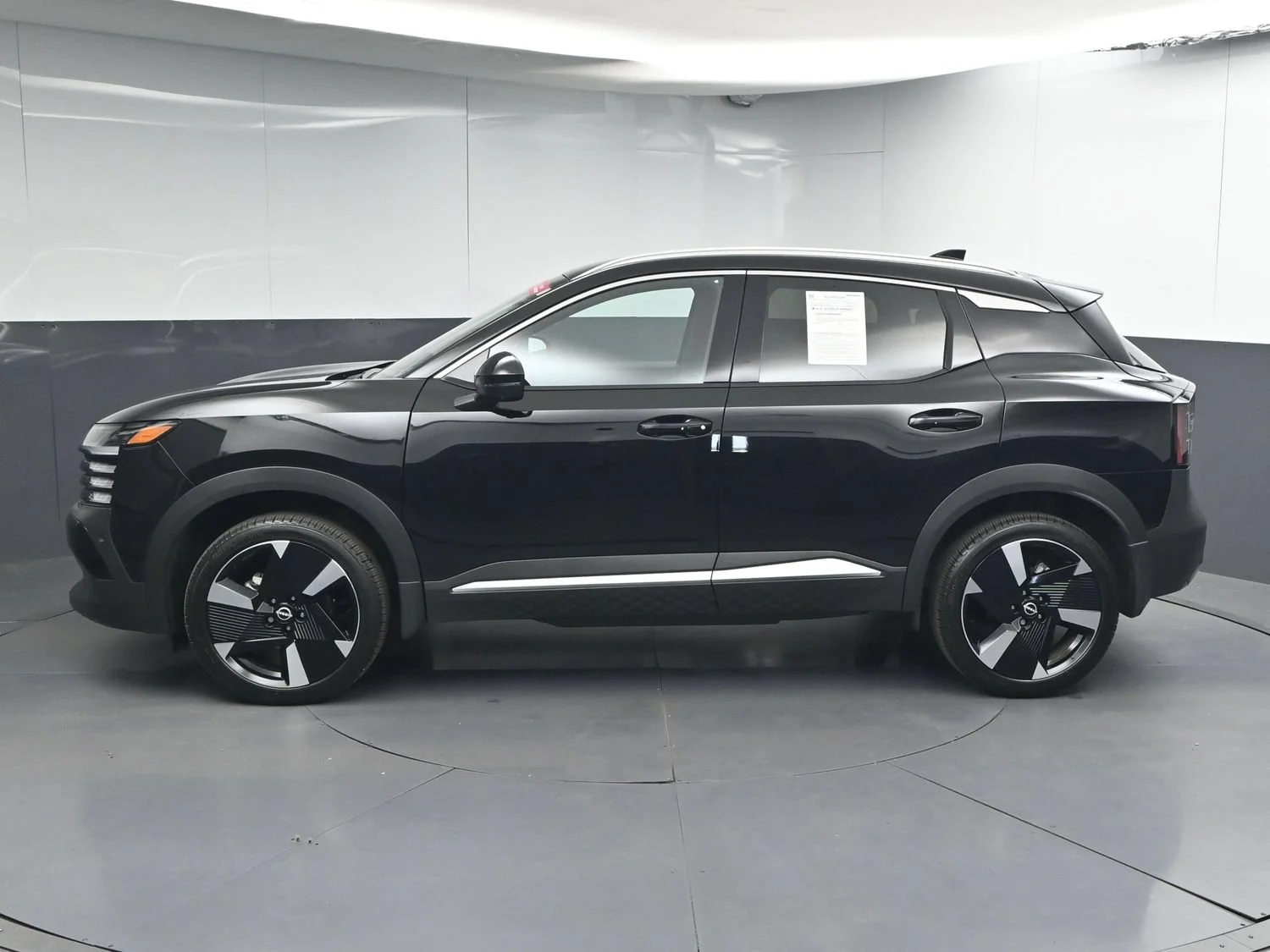 Certified Used 2026 Super Black Nissan SR image 4