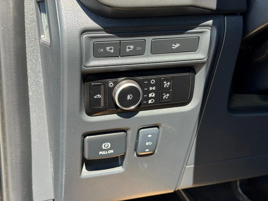 Used 2024 Black Ford XLT image 23