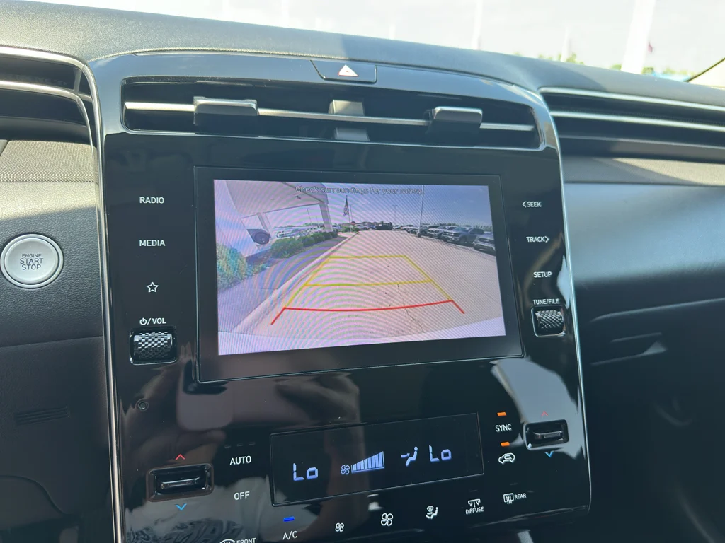 Used 2022 Quartz White Hyundai SEL image 19