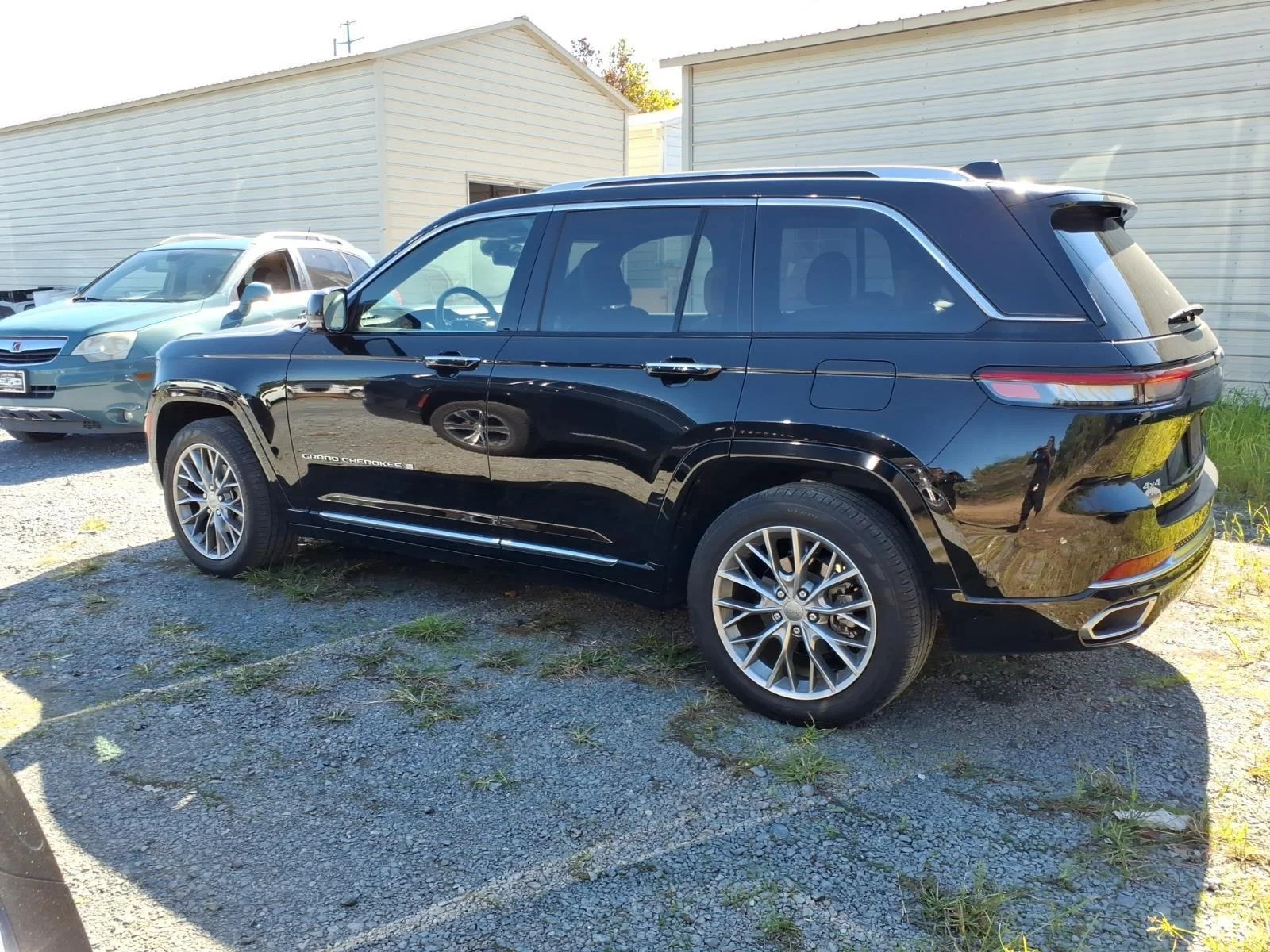 Used 2023  JEEP Summit Reserve image 18