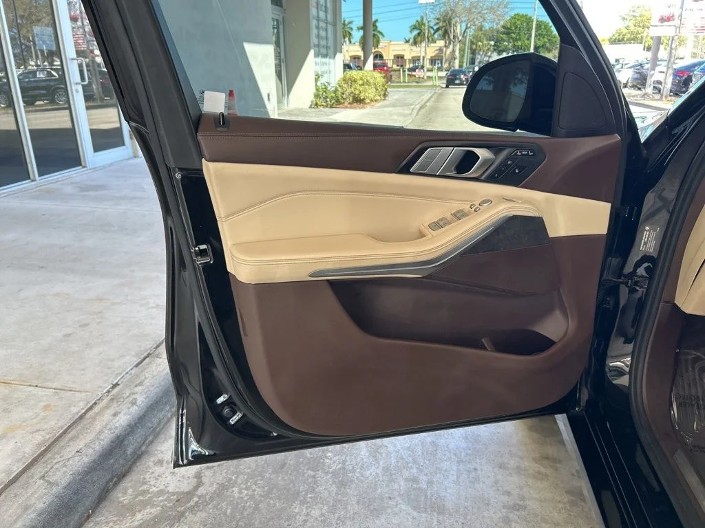 Used 2019 Black BMW xDrive40i image 55