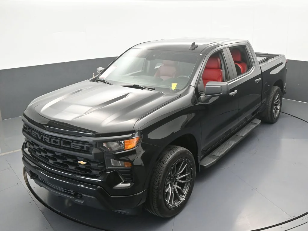 Used 2022 Black Chevrolet Custom image 45