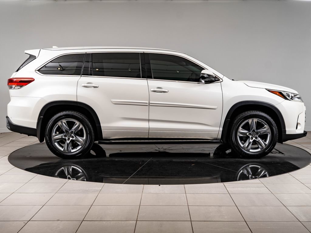 Used 2017 Blizzard Pearl Toyota Limited image 11