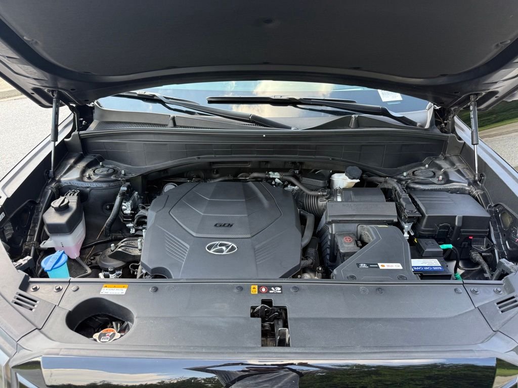 Used 2023 Black Hyundai Limited image 16