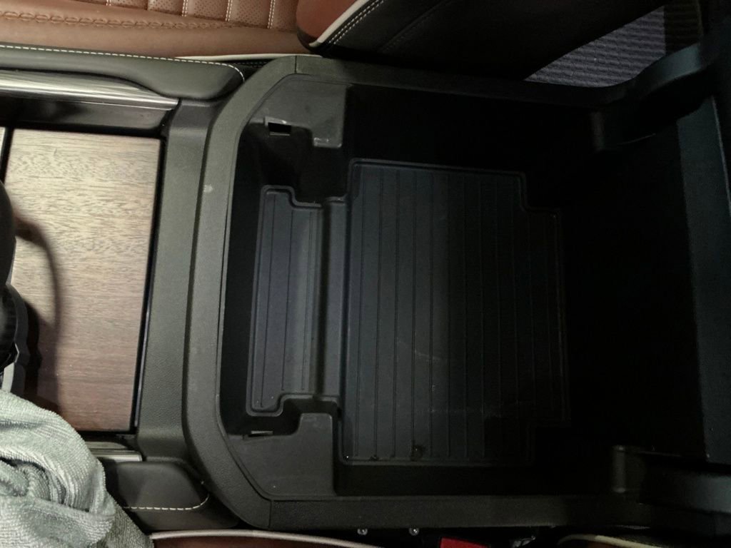 2024 GMC Yukon Denali Ultimate - Photo 26