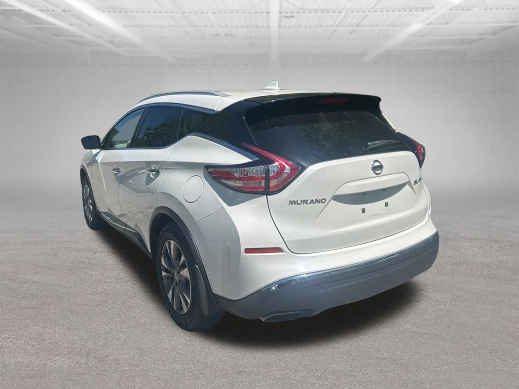 Used 2018 White Nissan SL image 3