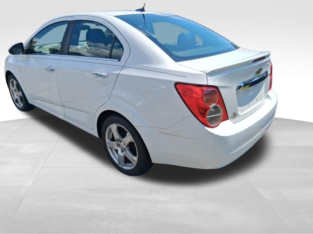 Used 2014 White Chevrolet LTZ image 5