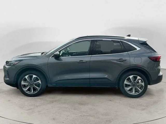 Used 2025 Gray Ford Platinum image 8