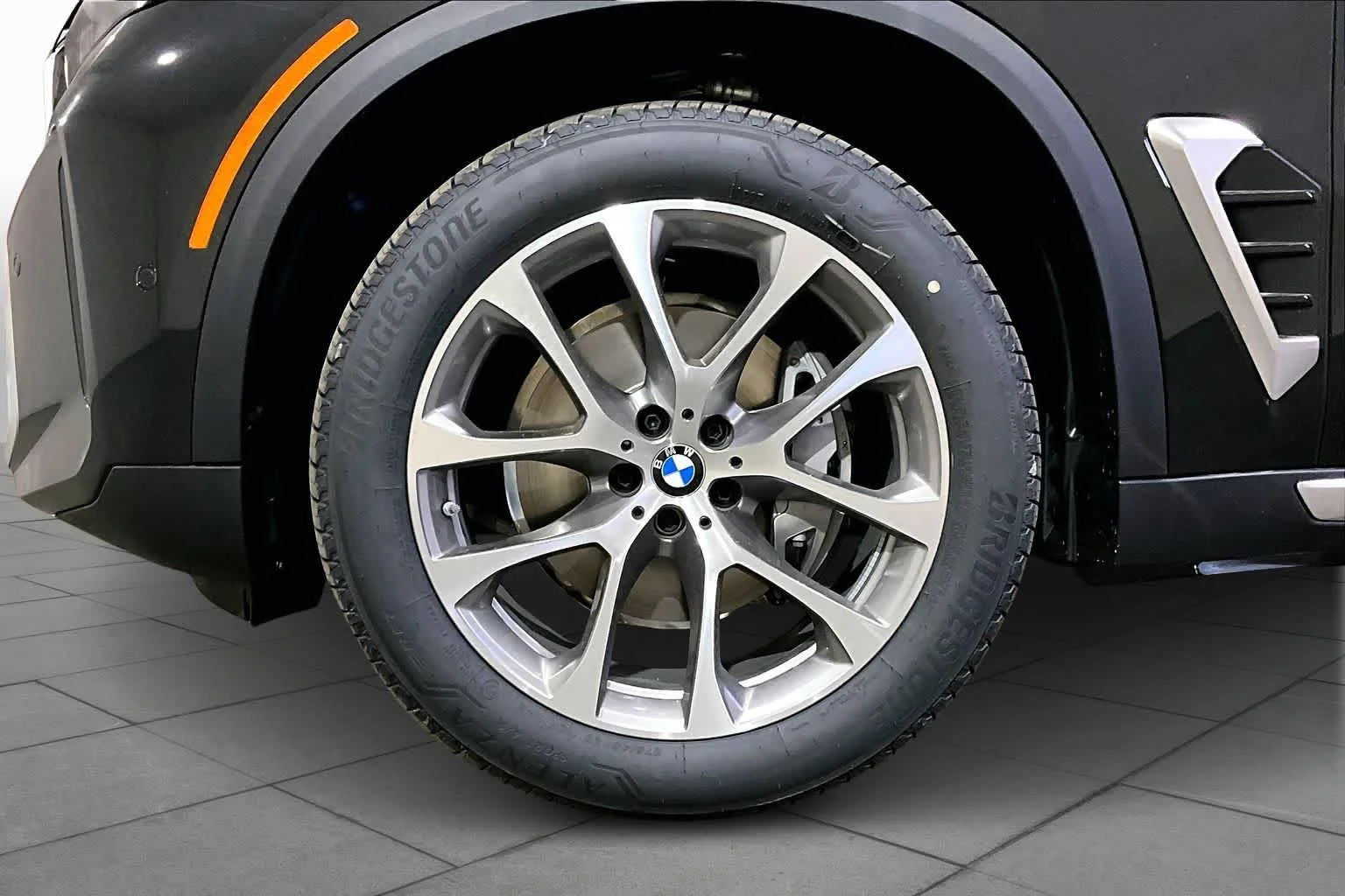 New 2026 Black Sapphire Metallic BMW xDrive40i image 17