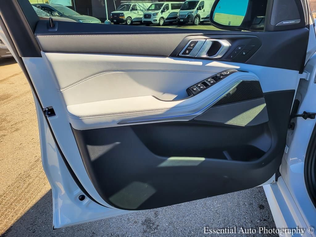 2025 BMW X5 - Image 17