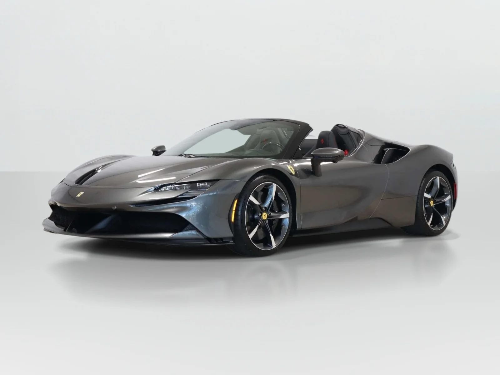 Used 2025 Grigio Silverstone Metallic Ferrari Convertible image 3