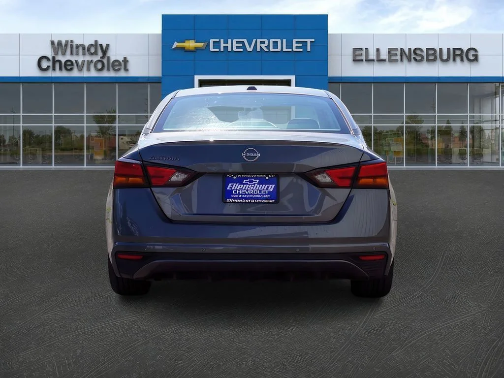 2025 Nissan Altima SV - Photo 6