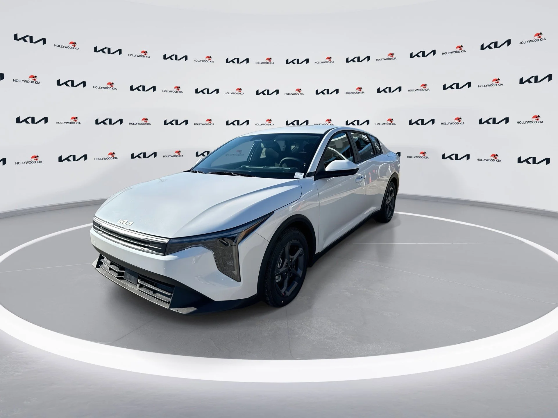 New 2026 Snow White Pearl Kia LXS image 4