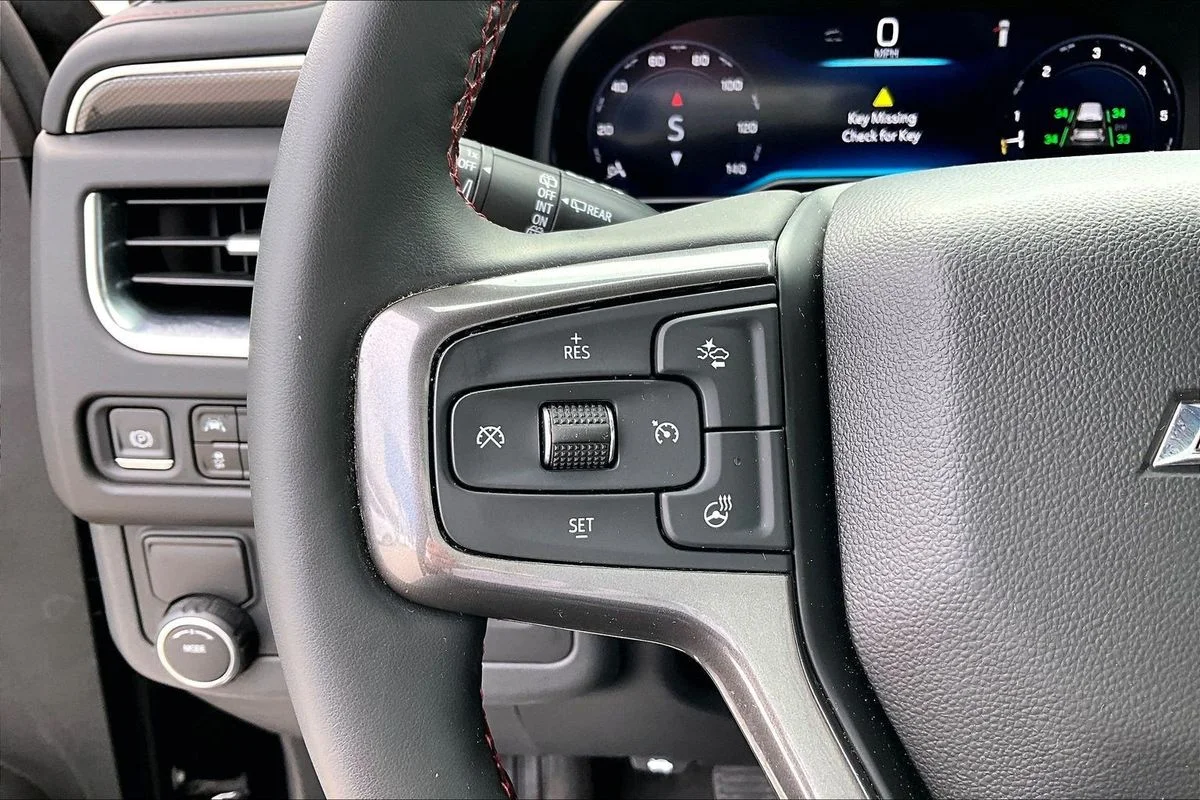 Used 2023  Chevrolet 2WD RST image 11