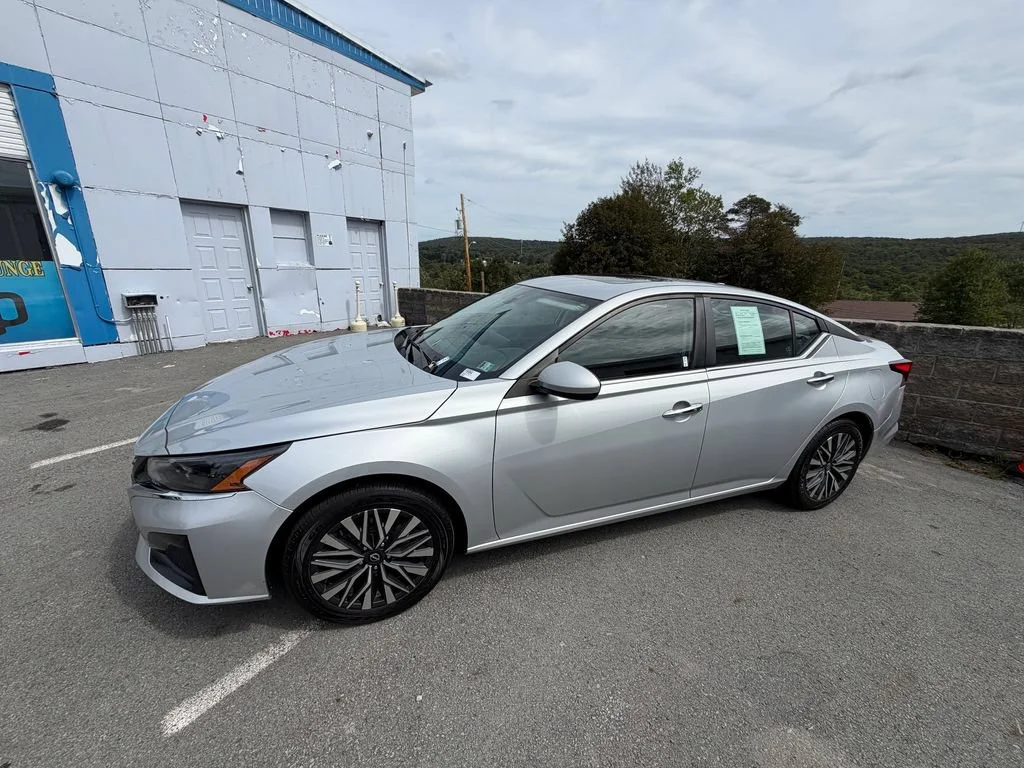 Used 2023 Nissan Altima SV with VIN 1N4BL4DW6PN320058 for sale in Forest City, PA