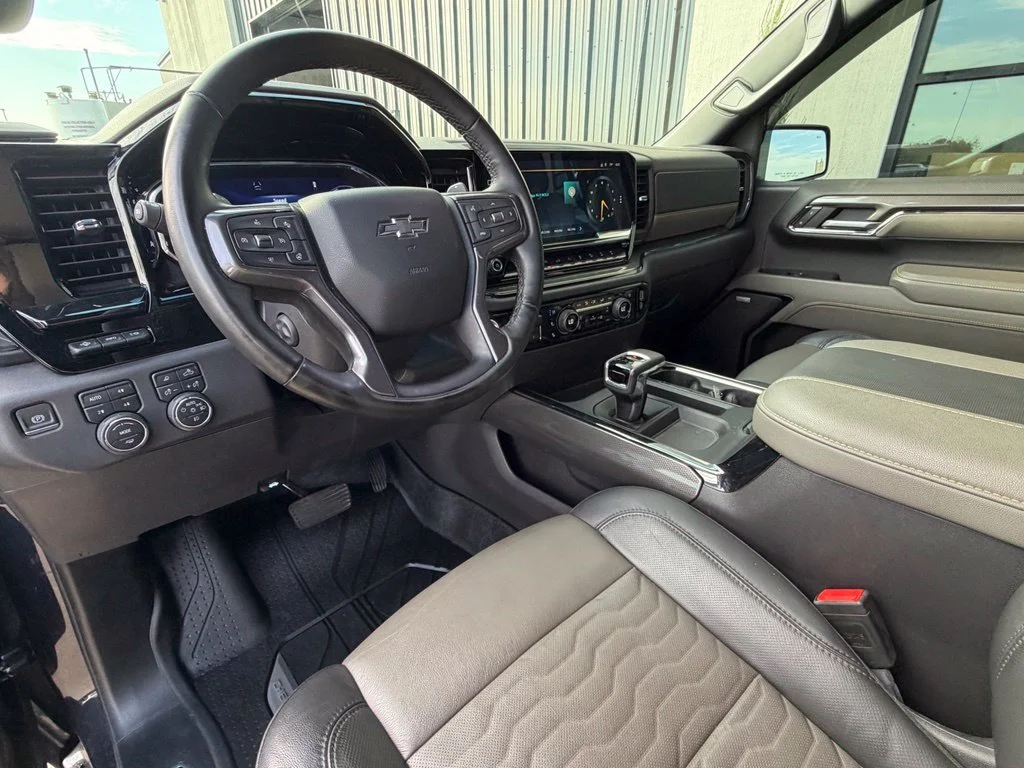 Used 2024 Gray Chevrolet ZR2 image 7