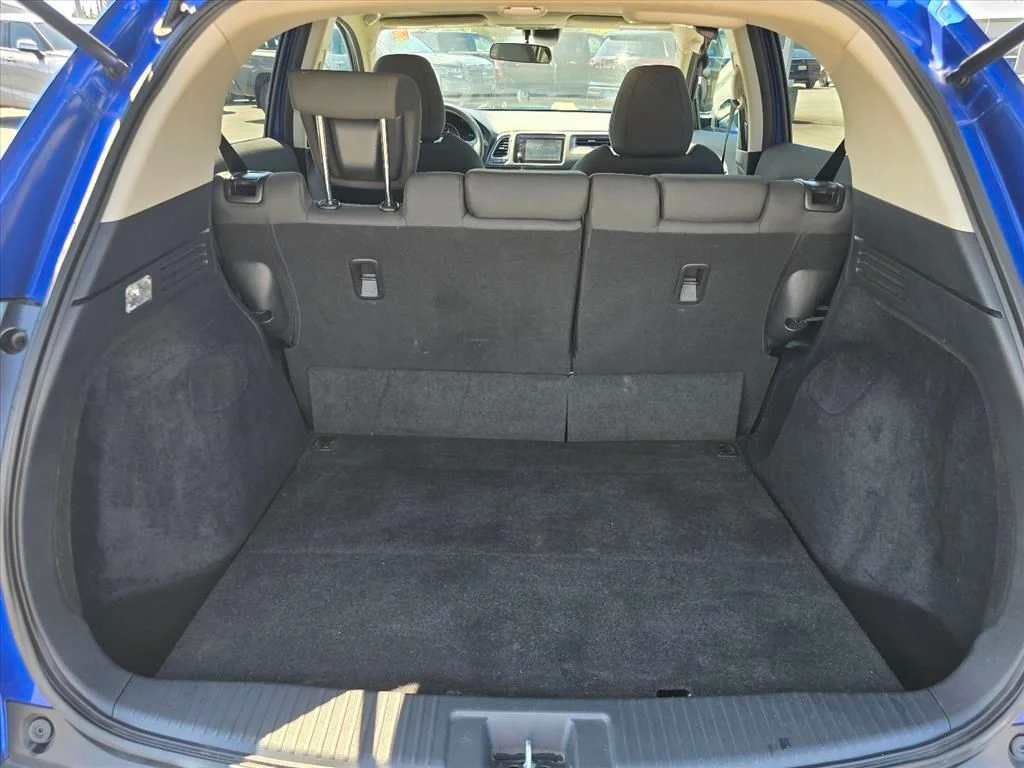 Used 2021 Silver Honda EX image 26
