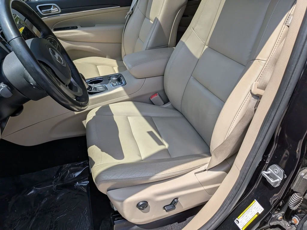 Used 2020 Black Jeep Limited image 25