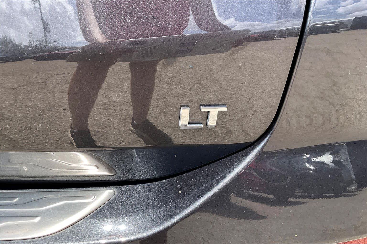 Used 2022 Iron Gray Metallic Chevrolet LT image 10