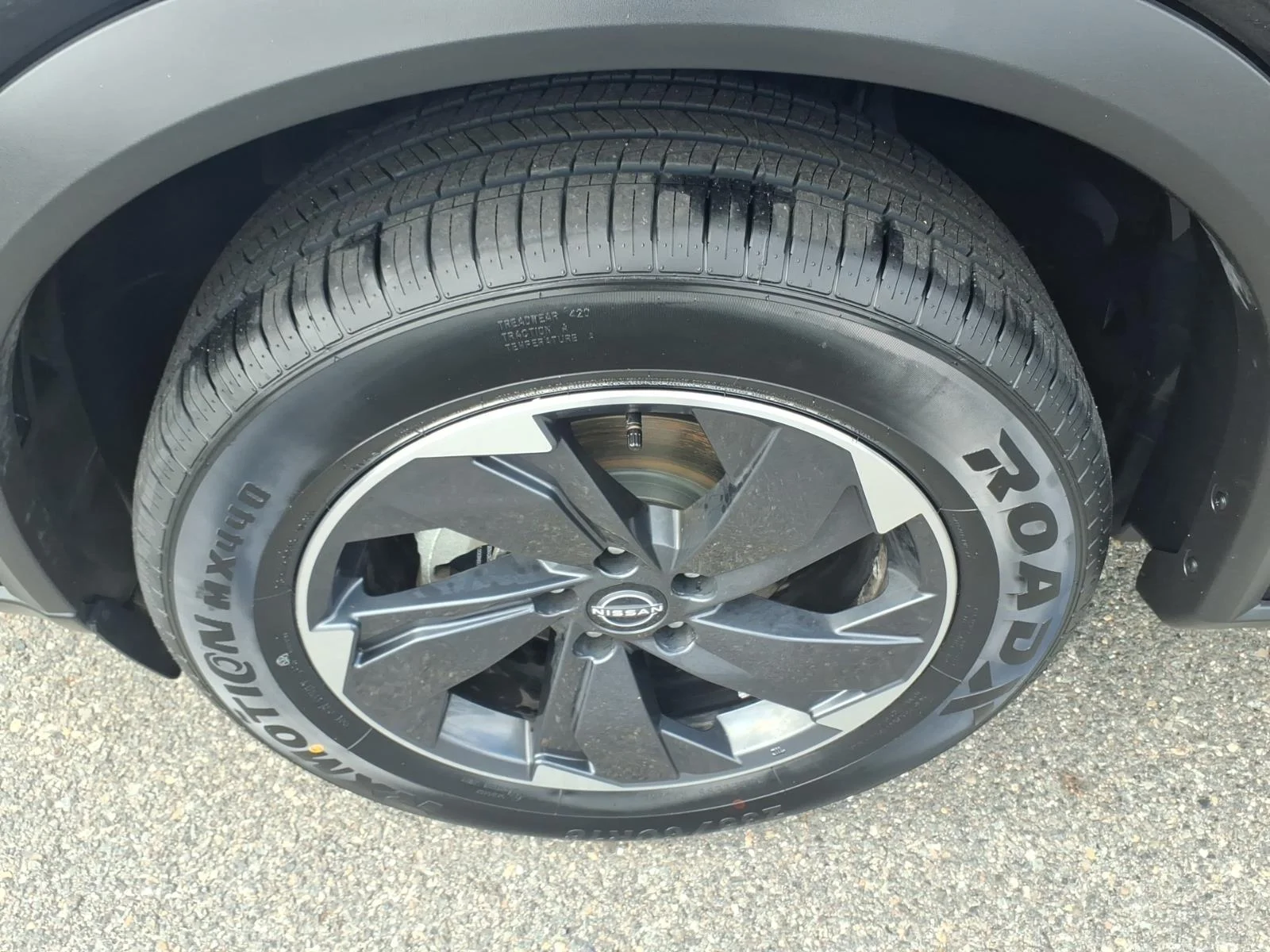 Used 2025 Super Black Nissan SV image 9