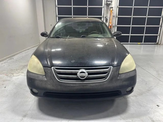 Used 2003 Black Nissan 3.5 SE image 3