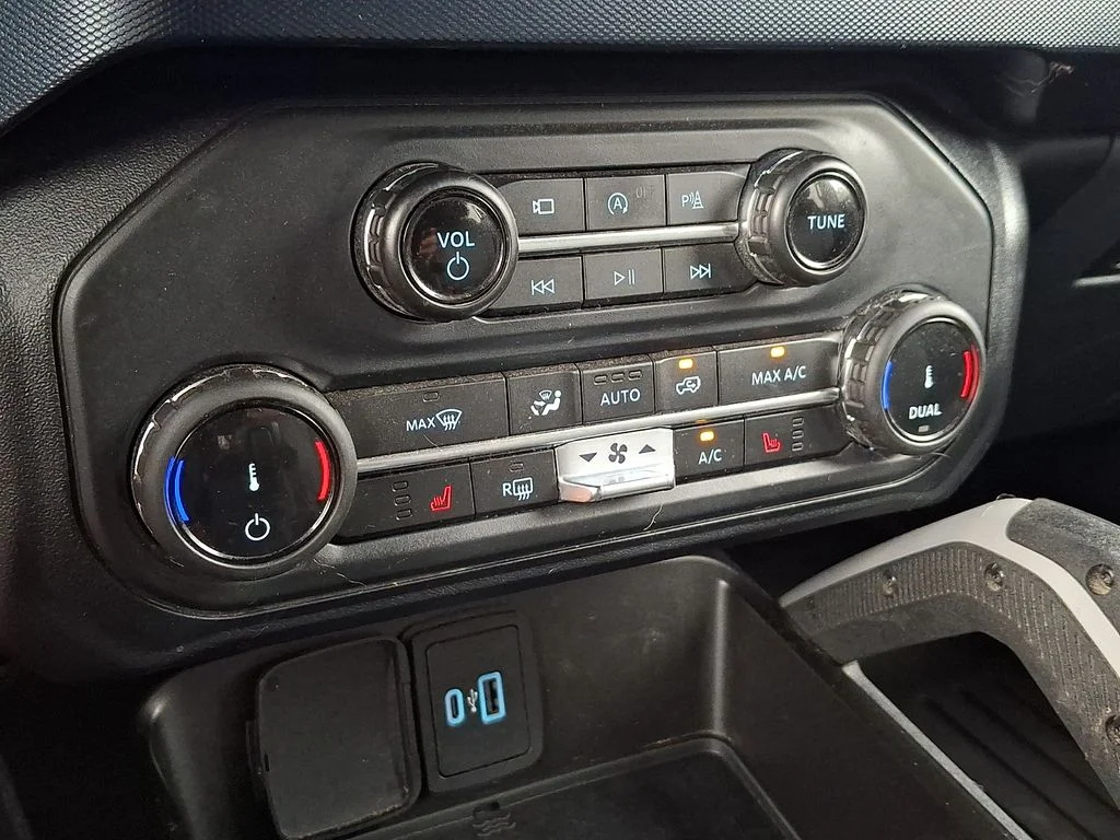 Used 2022  Ford Outer Banks image 15