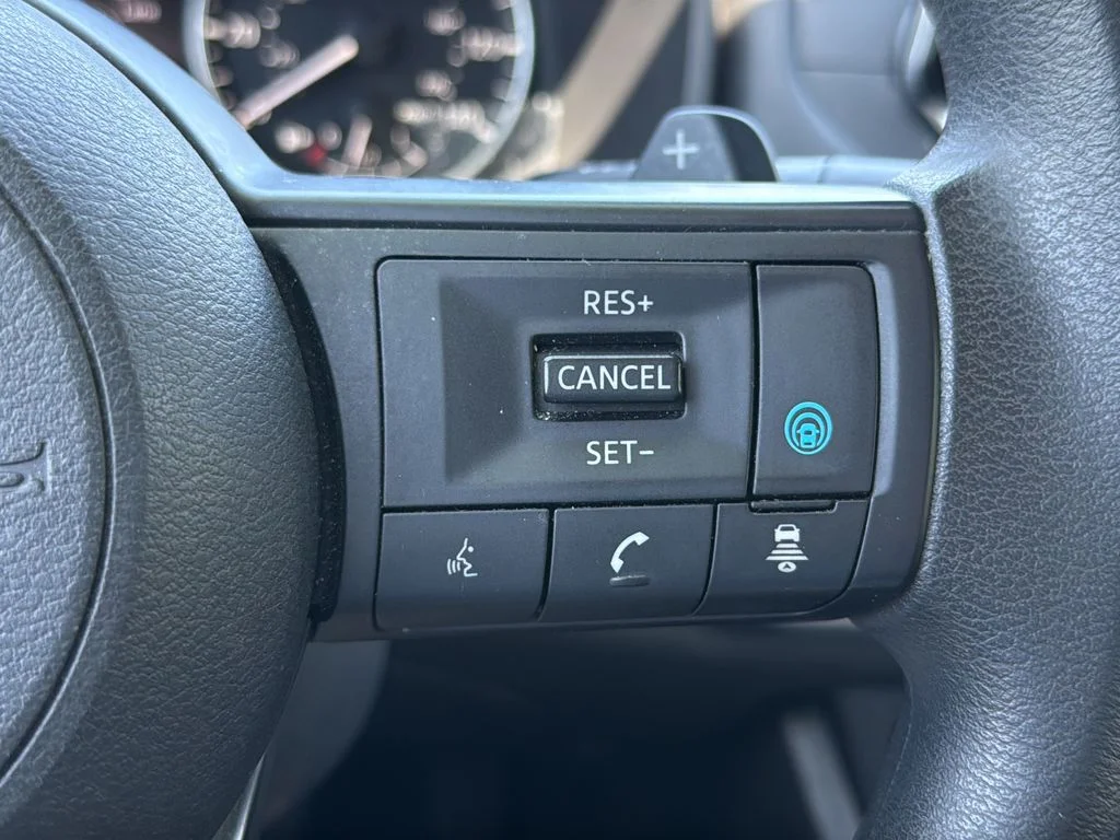Used 2024 Gray Nissan SV image 18