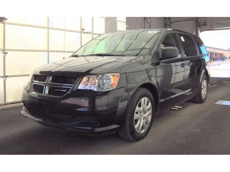 Used 2017 Black Onyx Crystal Pearlcoat Dodge SE image 1