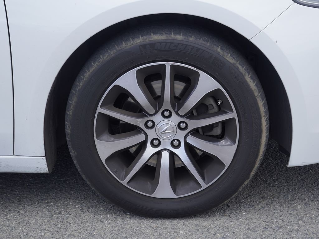 Used 2017 White Acura 2.4L image 3