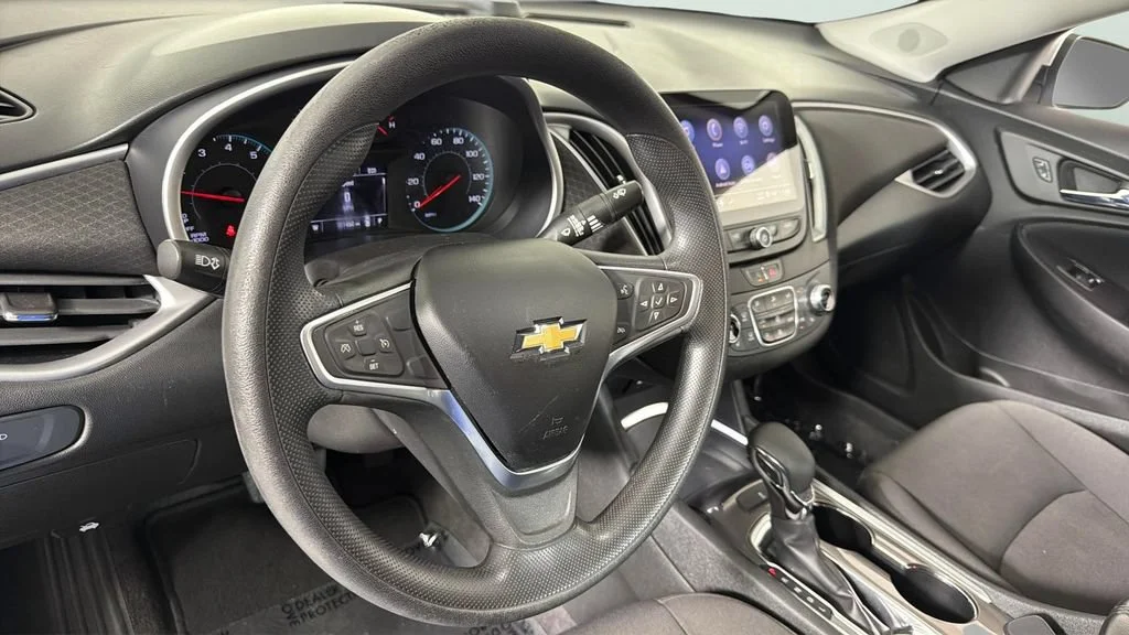 Used 2022 Silver Ice Metallic Chevrolet LT image 23