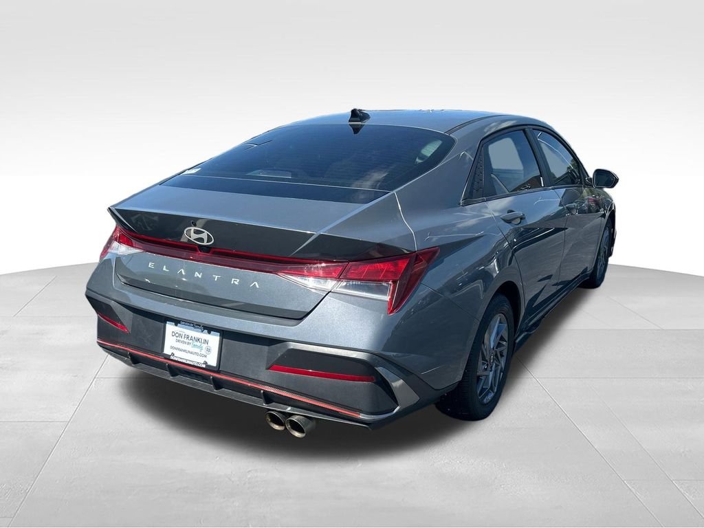 Used 2024 Gray Hyundai SEL image 5
