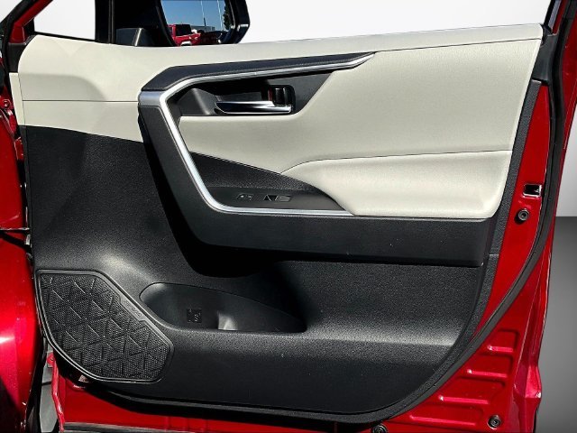 Used 2022 Red Toyota XLE image 33