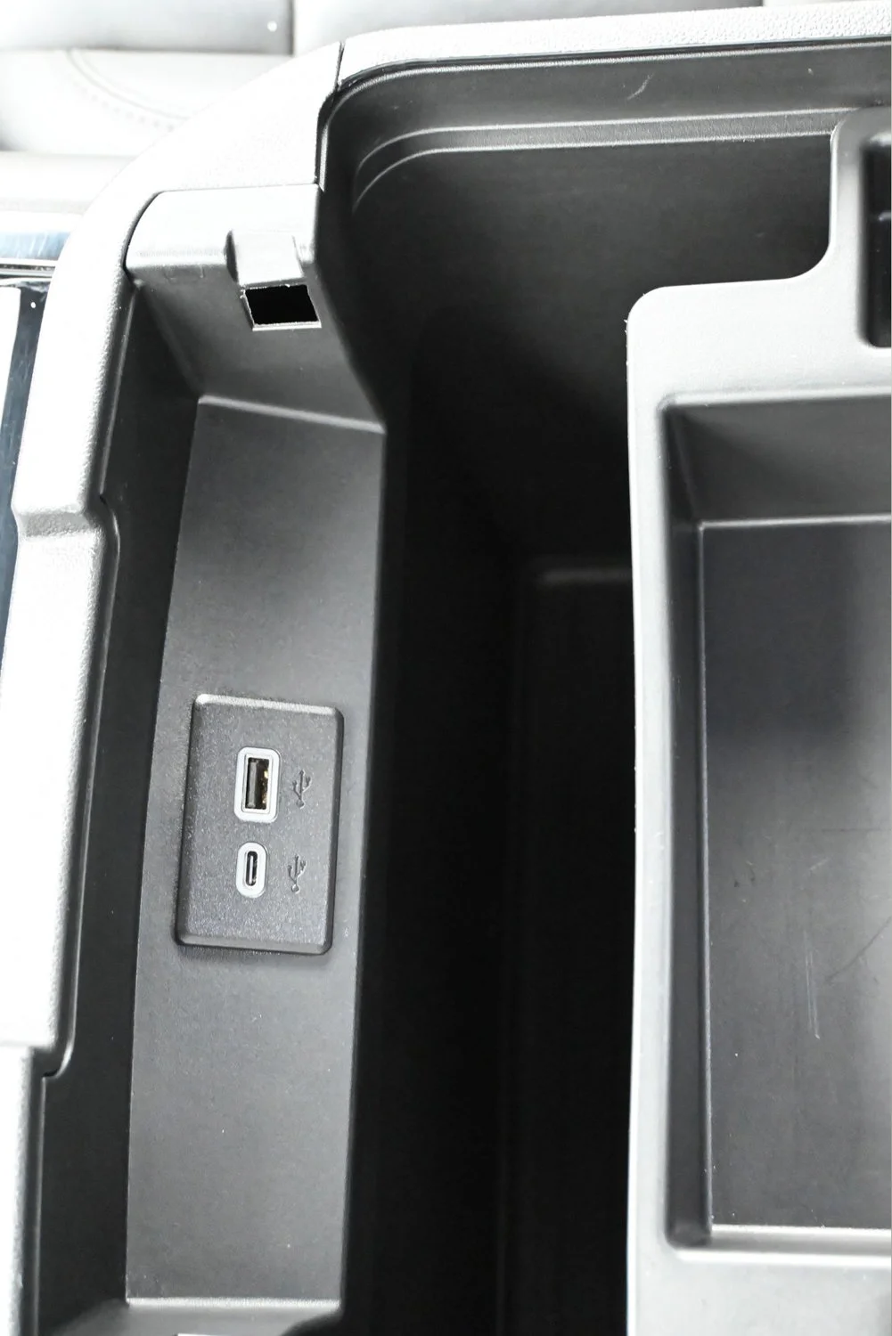 Used 2025 Summit White Chevrolet LT image 9