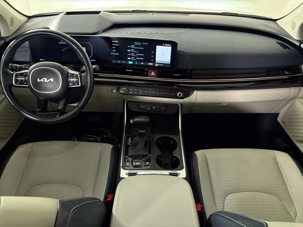 Used 2025 White Kia SX Prestige image 36