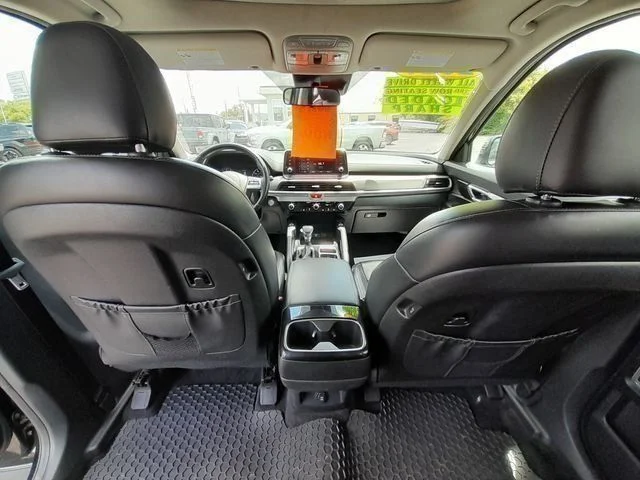 Used 2021 Black Kia S image 41