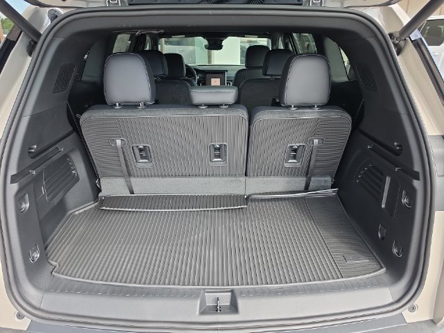 2026 GMC Acadia AT4 - Photo 20