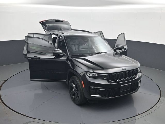 Used 2025 Black Jeep Limited 4x4 image 29