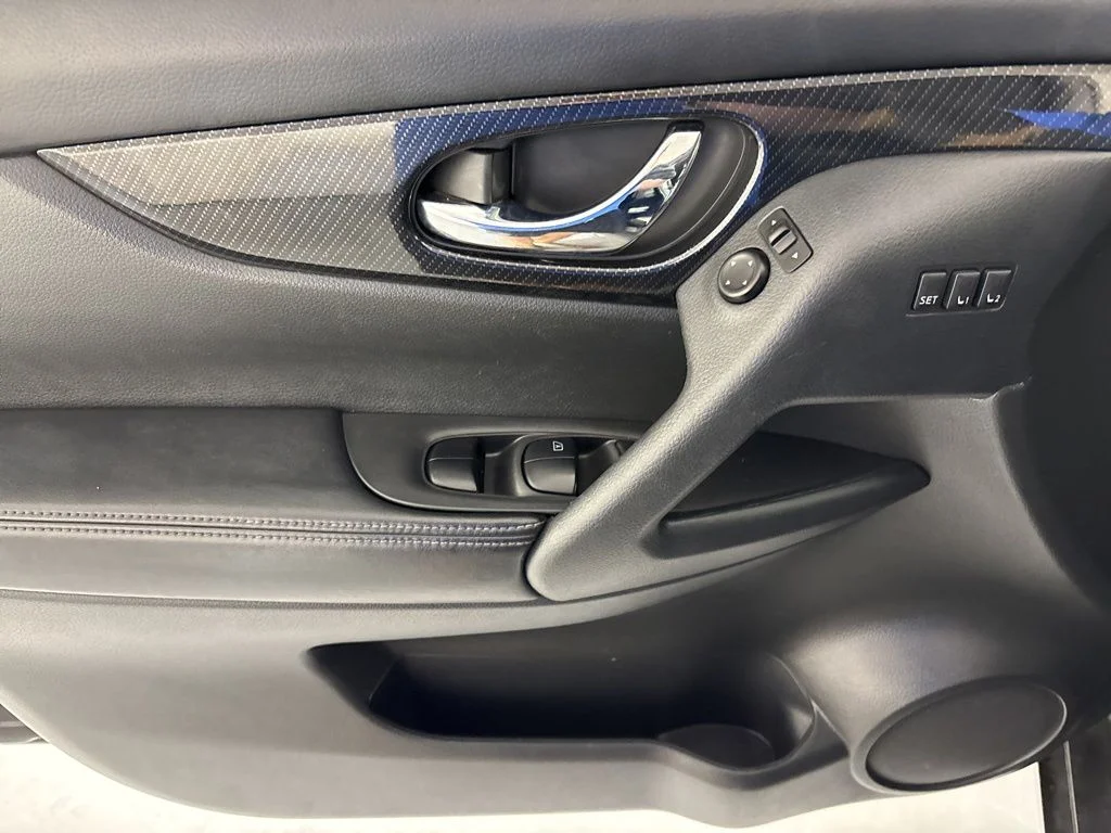 Used 2019 Magnetic Black Pearl Nissan SL image 25