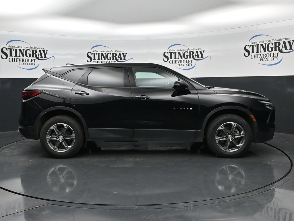 Used 2025 Black Chevrolet 2LT image 8