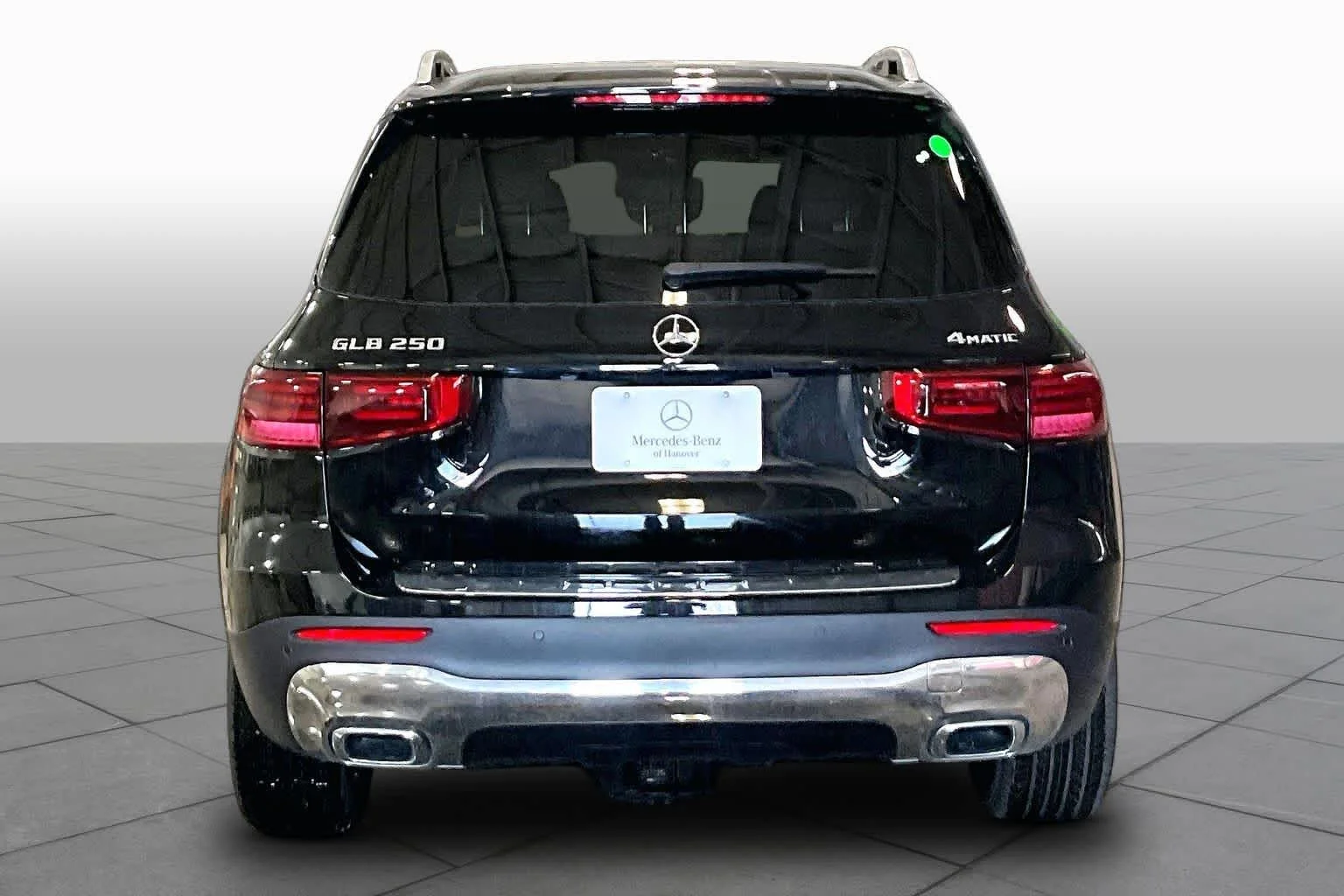 New 2026 Night Black Mercedes-Benz GLB 250 image 5