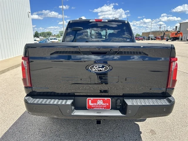 New 2026 Agate Black Metallic FORD XLT image 5