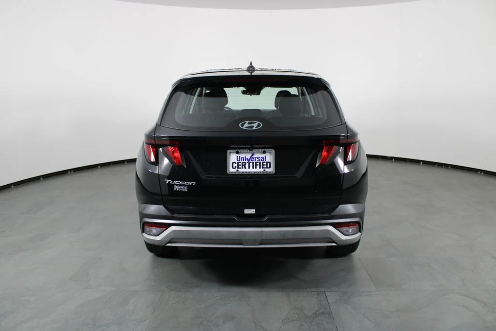 Used 2025 Black Hyundai SE image 11