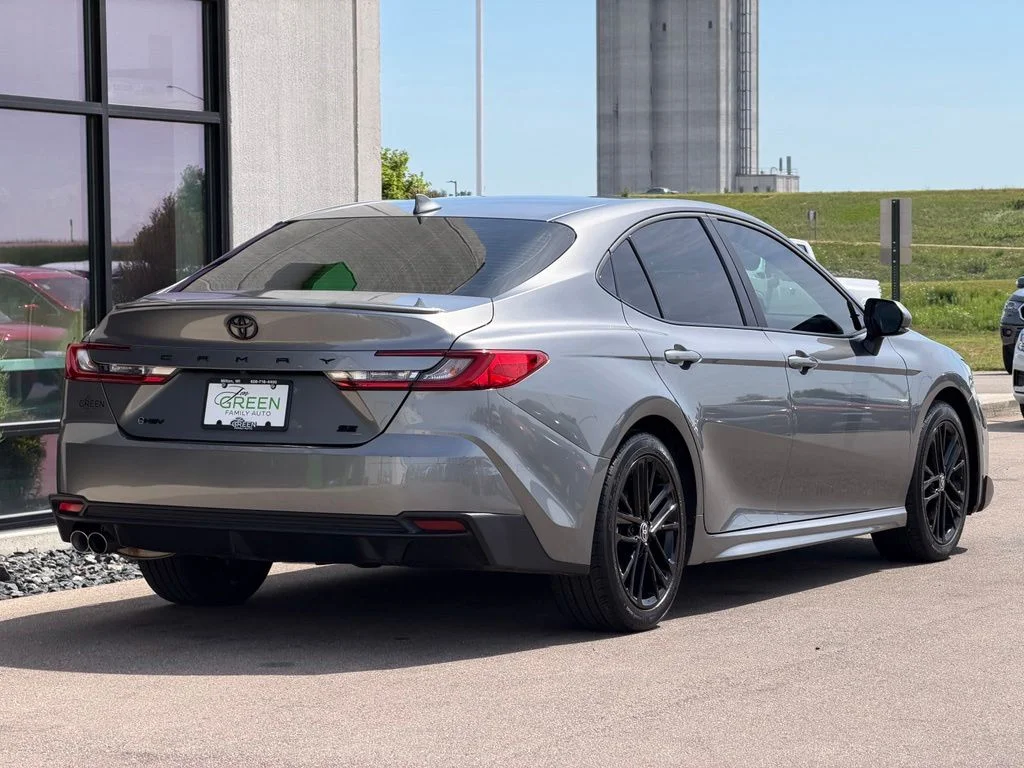 Used 2026  Toyota SE image 5