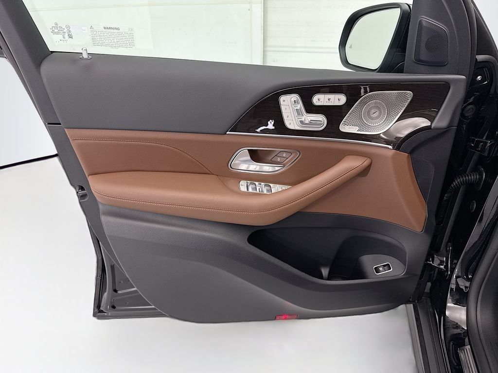 New 2026 Obsidian Black Metallic Mercedes-Benz GLS 450 image 25