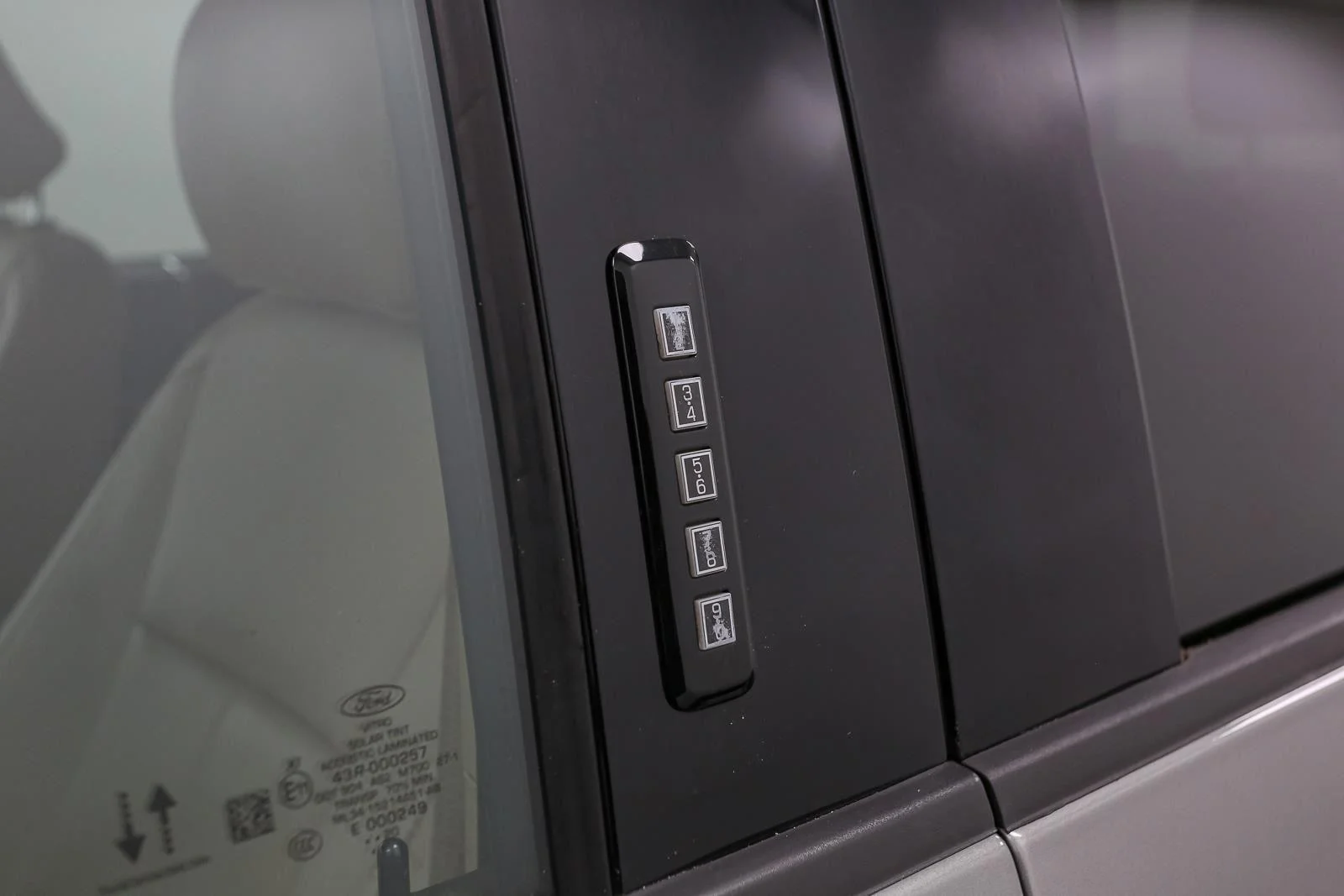 Used 2020 Silver Spruce Ford LARIAT image 13