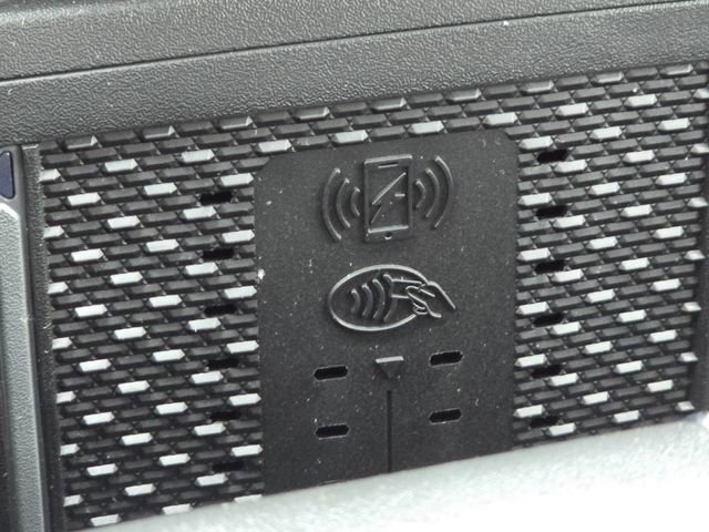 New 2026 Diamond Black Crystal Pearl-Coat Exterior Paint RAM Laramie image 18