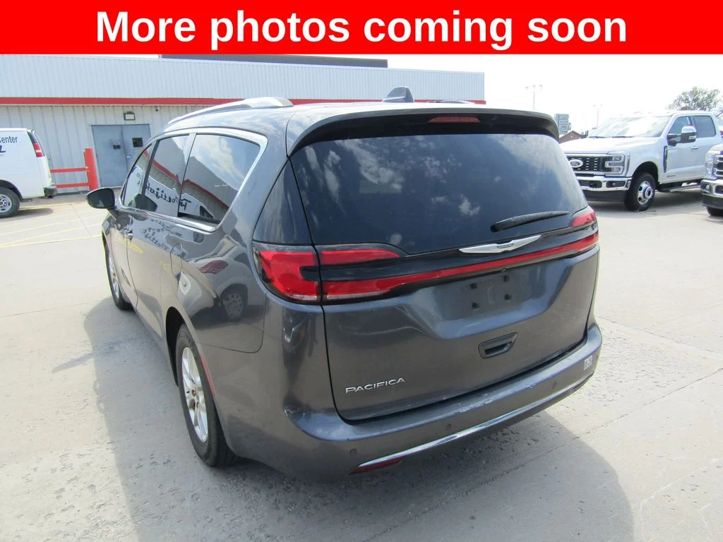 Used 2021 Gray Chrysler Touring L image 3
