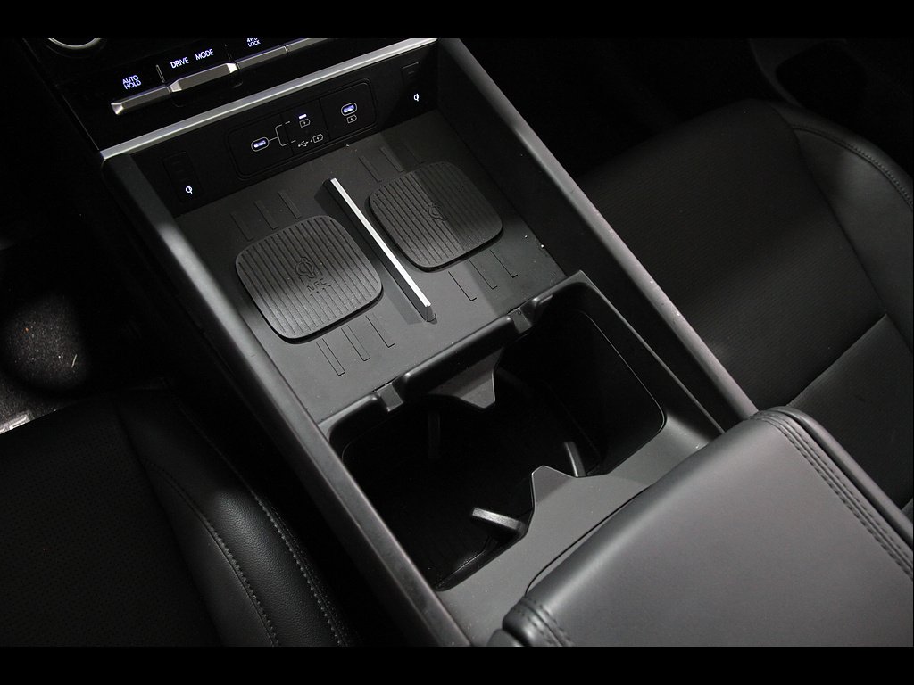 2026 Hyundai Santa Fe Limited - Photo 15